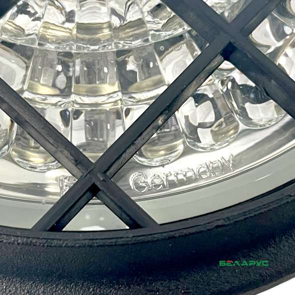 Фара рабочая круглая (металл) с решеткой 12В 8724.3.08